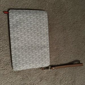 Michael Kors wristlet